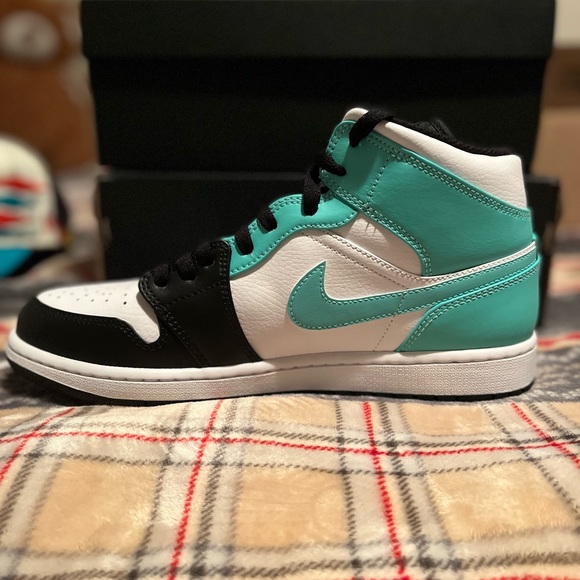 Air Jordan 1’s - Picture 3 of 10